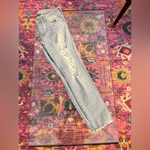 American Eagle light washed distressed jeans size 8